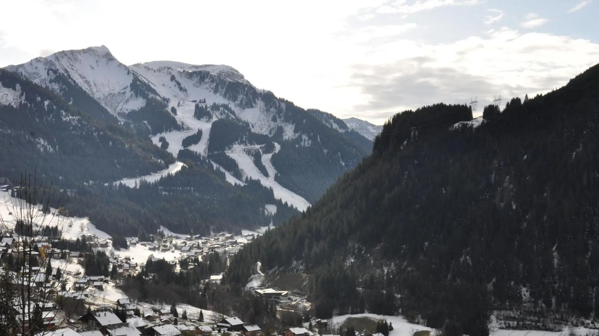 Appartement Studio Charmant A Chatel Avec Balcon Et Parking Couvert Proche Des Pistes - Fr-1-693-64